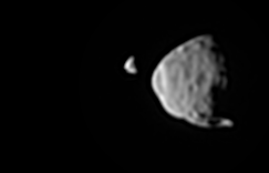 Passaggio di Phobos di fronte a Deimos